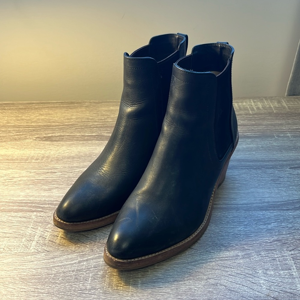 EUC Poppy Barley Heleed Chelsea Boots